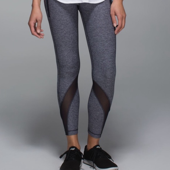 Lululemon Inspire Tight II (Mesh)
Heathered Naval Blue / Naval Blue Size 6 - Picture 14 of 17